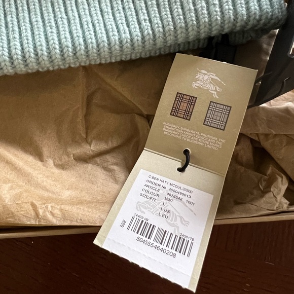 Burberry hat / NWT size L authentic - Picture 4 of 4